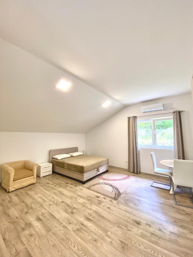 Apartments Lav Kotor Eksteriør billede